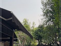 -Chom Cafe and Restaurant