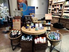 零售区-星巴克臻选(广州沙面店)