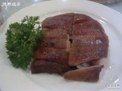 乳猪-德烨酒家