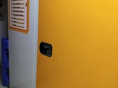 -安东易迷你自助仓储寄存仓库(杨浦店)