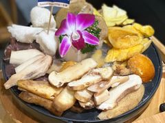 -一朵菌·野生菌探索家火锅(南亚店)