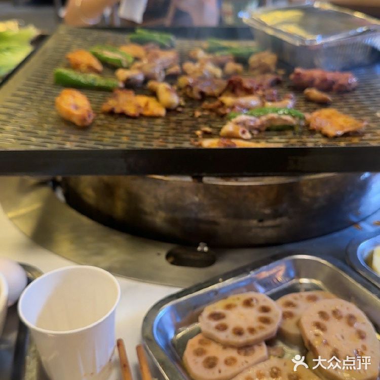 活该它火！这火盆烧烤真有两把刷子