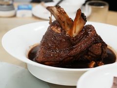 酱汁焖蹄膀-沪依小酒馆心意菜