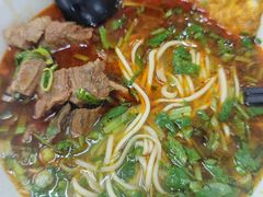 招牌红烧牛肉面-钢阳酸菜红烧牛肉面(季乐路店)