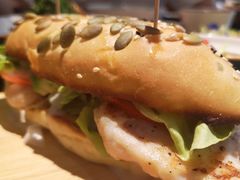 -POKEE VIA&Brunch·维娅(重庆来福士店)
