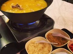 -鲜入围煮花胶鸡海鲜火锅