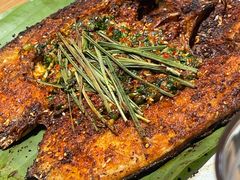 香茅草烤鱼-傣家寨花园主题餐厅