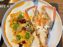 -Chom Cafe and Restaurant