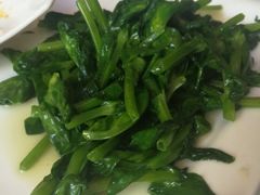 清炒豌豆尖-渝信川菜(工体店)