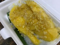 -芒果糯米饭摊子