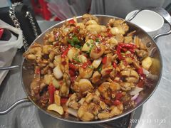 牛蛙爱上虾-小民大排档(光谷店)