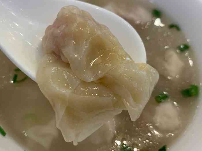 得道正果云吞(建设路店)-"这家店开了很多年了,重新装修过后看起来干.