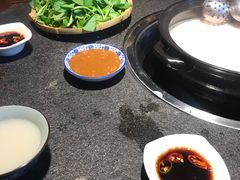 -大匠工房古船木艺术餐厅·猪肚鸡专门店(长白仙岛店)