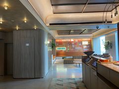 -桔子酒店(上海西藏北路地铁站店)