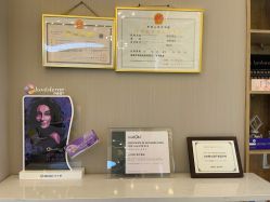 -More摩尔医美の注射线雕光电中心