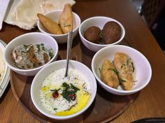 Eli小食拼盘-ELI FALAFEL Lebanese&Mediterranean黎巴嫩美食(富城路店)