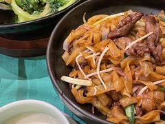 啫啫生菜煲-誉八仙粤菜(万象天地店)