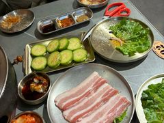 -围炉肉舍•炭烤活鳗•丹东海鲜烤肉(步行街店)