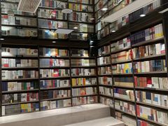 -钟书阁(群光广场店)