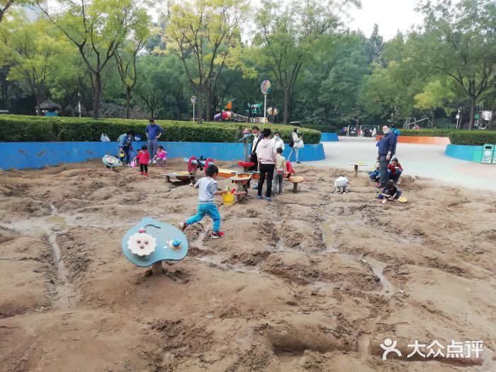 酷酷兔少儿拓展天地图片