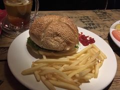 -Helens海伦司小酒馆(津湾广场店)
