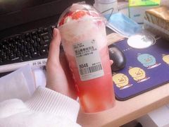 芝芝莓莓-喜茶(上海打浦桥日月光gelato lab+店)