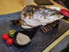 烤三文鱼头-鲔屋寿喜烧