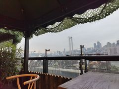 -冰冰龙虾·江湖菜·花园江景餐厅