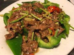 青椒炒牛肉-龙眼南白粥六顺白粥