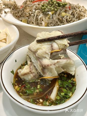 你都不知道我吃到这口鱼片有多开朗！！