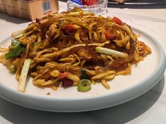 酸萝卜炒粉-老街坊海鲜家常菜(新城路店)