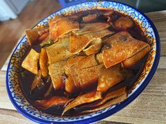 红油米线加豆皮-老字号杨坡红油米线腊汁肉夹馍(东四道巷店)