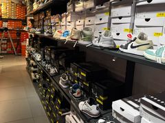 -燕莎奥特莱斯购物中心