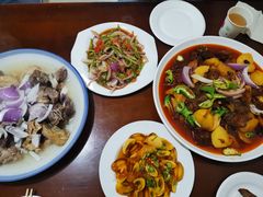 -乡村馕坑肉·烧烤·新疆菜·本地人更爱吃(阿勒泰首店)