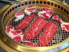 -铭牛烧肉·和牛海鲜自助(高新月牙湖店)