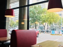 靠窗位-必胜客(新中纬店)