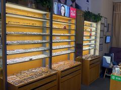 -优医视平价眼镜蔡司依视路折扣工厂店(十里堡店)