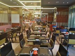 -大中华希尔顿酒店-念自助餐·嗨啤·小龙虾