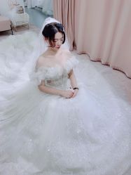 -曼青婚纱礼服馆