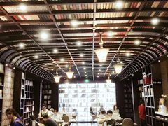 -钟书阁(松江泰晤士小镇店)