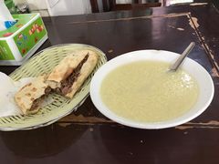 小米粥-宝光熏肉鞋底火烧(新街口店)