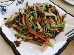 茶树菇松坂猪肉-水上明月·湖景餐厅