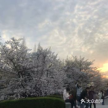 去年差不多这个时候去的浙工大，是陪我妹妹去复试