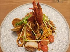 香蒜带子游水大虾手工面-Mark&Mars Restaurant