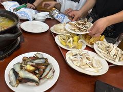 -菌之家·专业纯野生菌火锅·特色炒菌