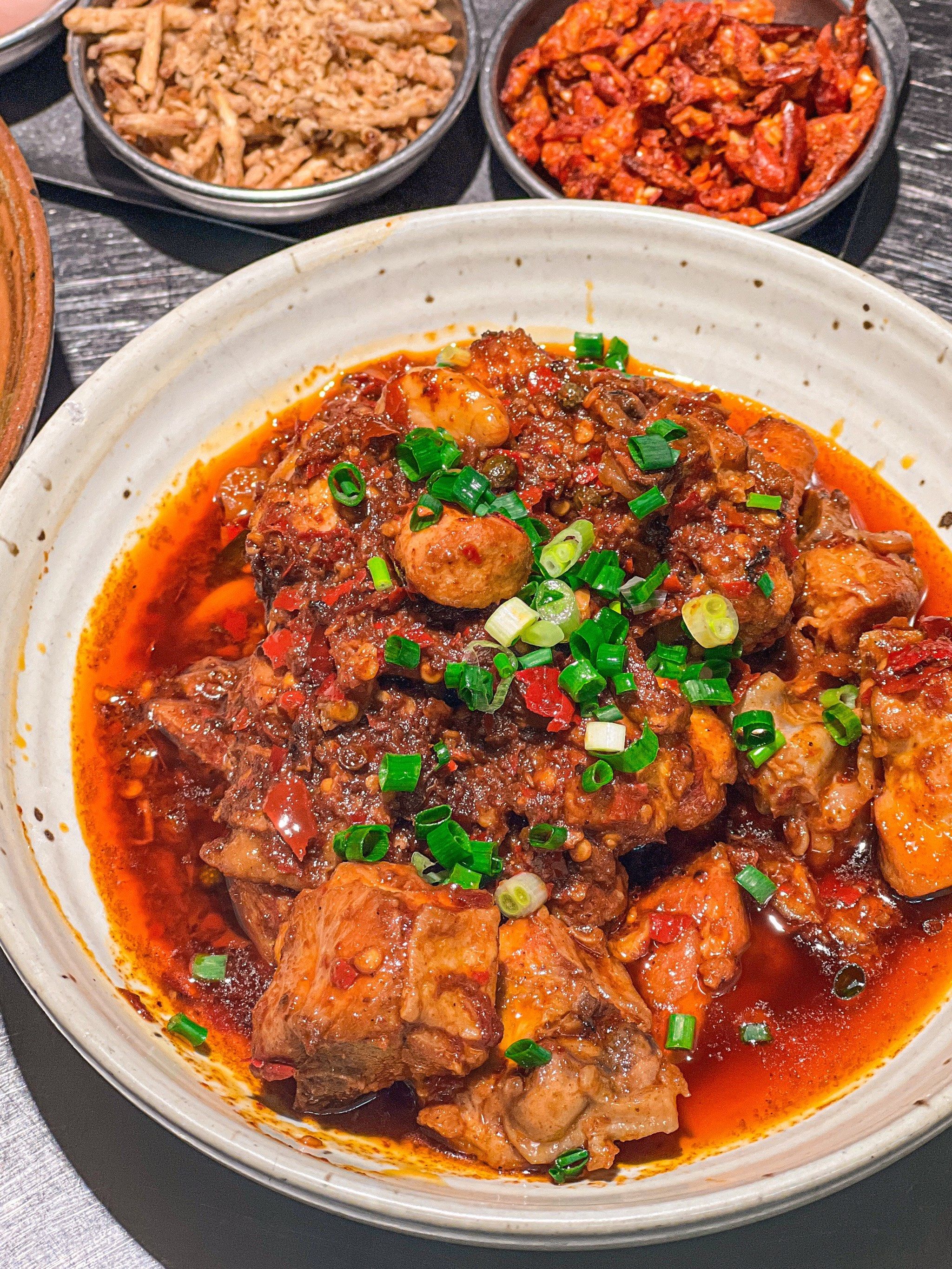 不用去贵州也能在魔都吃到正宗的贵州菜了[胜利]