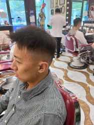 -东方先生国潮男士理发馆