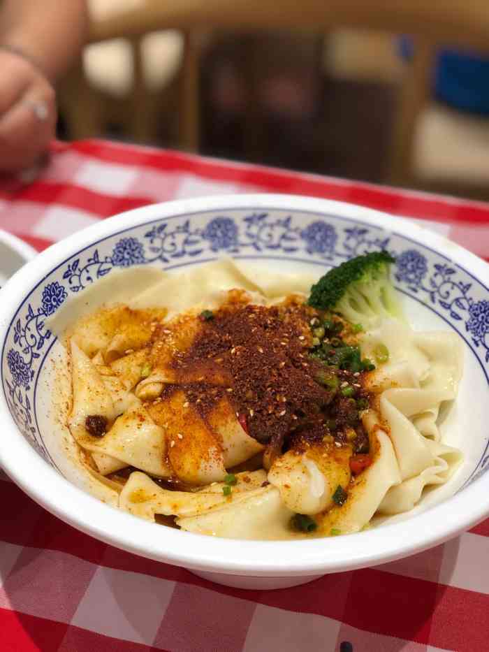 老西安·手工面西北菜(新塘店)-"[薄荷]环境: 井井有条的桌台布置,擀