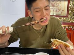 -烤肉小伙烤肉店