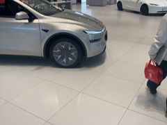-TESLA 特斯拉(北京后沙峪特斯拉中心)